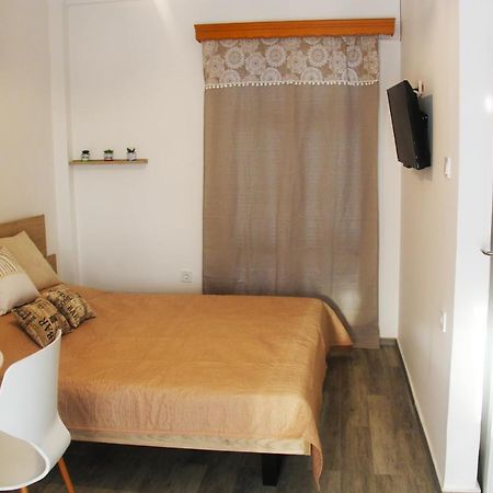 Fully Renovated Small & Cosy Studio Атина Екстериор снимка